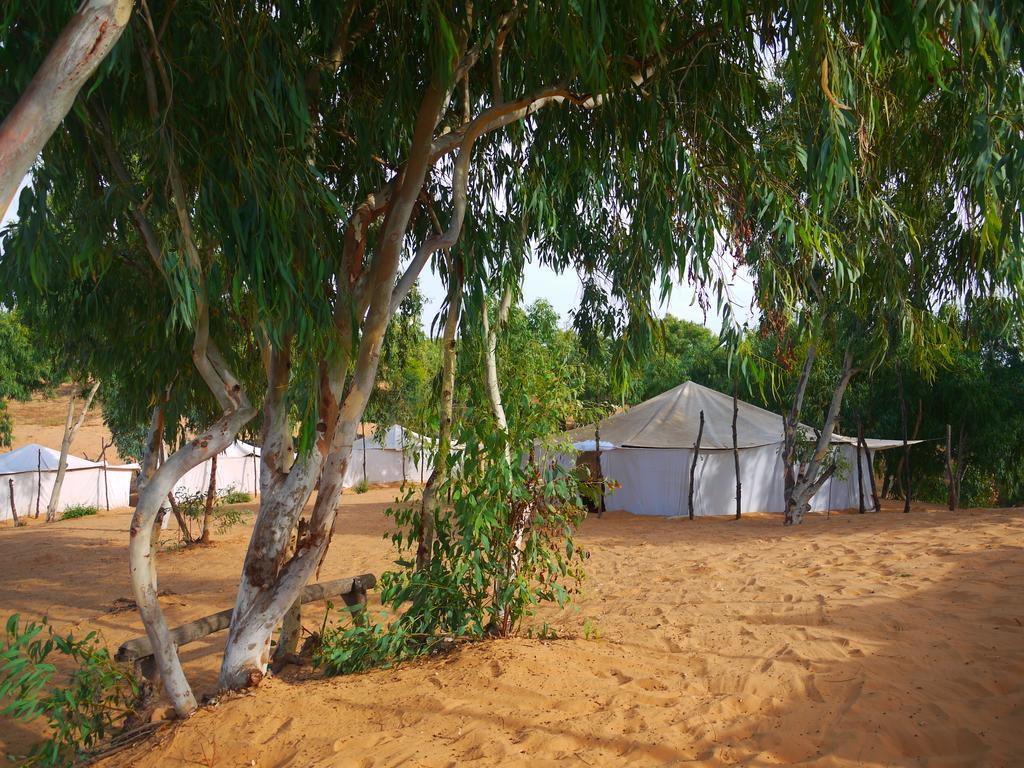 Отель Camp Du Desert - Esprit D'Afrique Lompoul Экстерьер фото